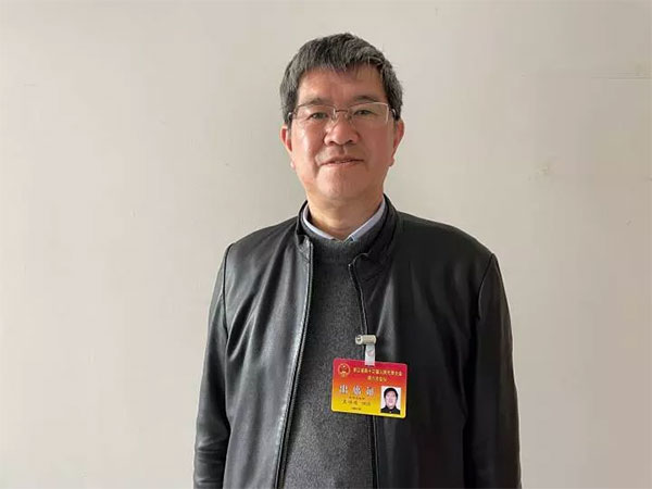 吳偉進(jìn)代表：住宅外墻請專業(yè)機構(gòu)做定期維保